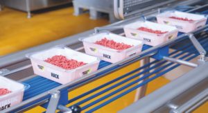 Veganes Hack im eTray auf einer Maschine von Sealpac