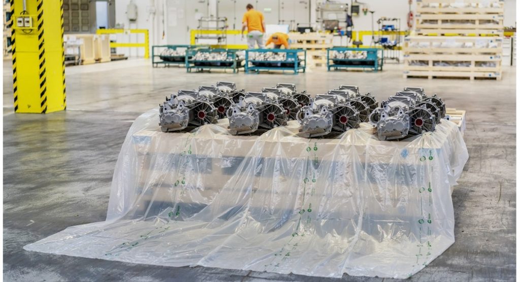 Autoteile von Skoda werden in biologisch abbaubare Folie verpackt