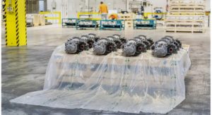 Autoteile von Skoda werden in biologisch abbaubare Folie verpackt