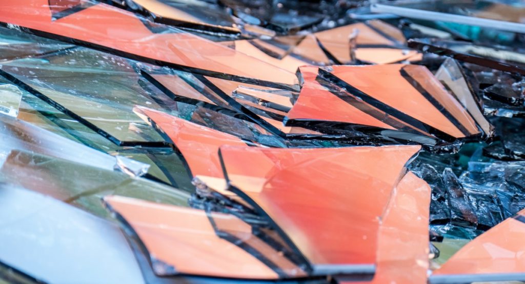 Bunte Glasscherben als Post Consumer Recycling-Glas