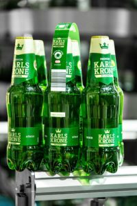Sixpack hält mit Klebepunkten zusammen
