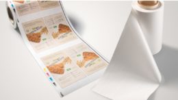 Papierlaminat für flexible Verpackungen auf der Rolle von BASF und BillerudKorsnäs