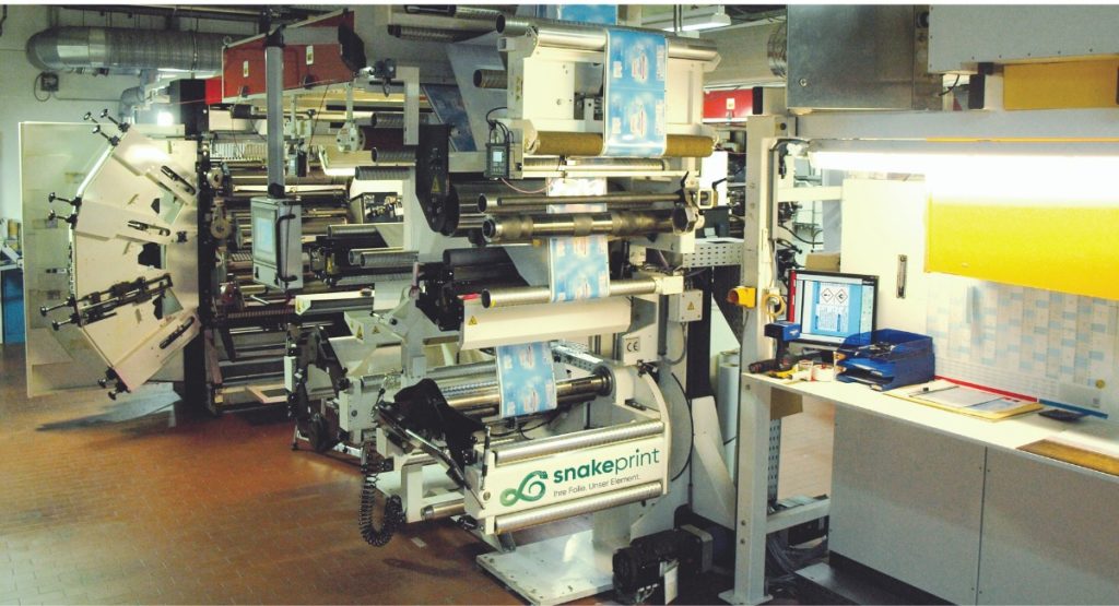 Flexodruckmaschine für bis zu acht Farben bei snakeprint