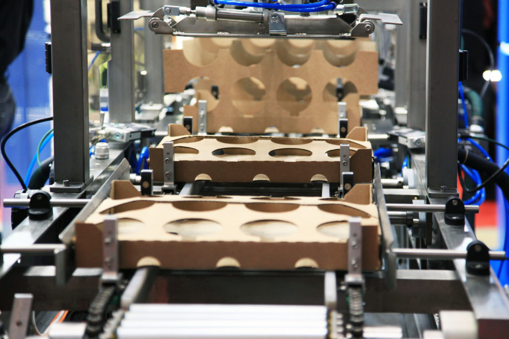 Um den Materialausschuss in der Fertigung zu minimieren, müssen Produktionsanlagen präzise umgestellt werden. Assistenzsysteme von Parsable leisten hier Unterstützung