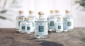 Mesano Gin mit Baumwoll-Etikett von Etiket Schiller