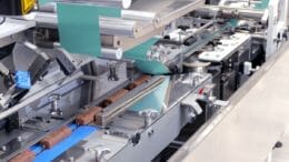 Heißsiegeln von papierbasierten Schlauchbeuteln: Theegarten-Pactec hat seine FPC5-Verpackungsmaschine für Riegel- und Tafelprodukte in Schlauchbeutel weiterentwickelt.