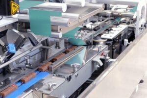 Heißsiegeln von papierbasierten Schlauchbeuteln: Theegarten-Pactec hat seine FPC5-Verpackungsmaschine für Riegel- und Tafelprodukte in Schlauchbeutel weiterentwickelt.