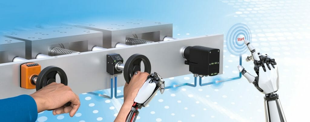 Developments in packaging machines in fast motion - from the hand crank to automated adjustment and remote control.