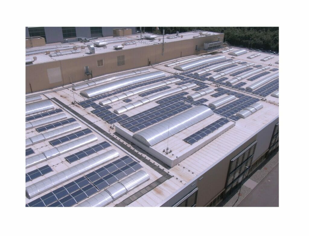 Am Heidelberg Standort Wiesloch-Walldorf gibt es bereits seit vielen Jahren ein Energiekonzept. Hier die Solaranlage auf dem Dach des 2018 eröffneten Innovationszentrums.