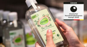 Eine Flasche aus der Reihe Pro Climate, mit der dm beim Deutschen Nachhaltigkeitspreis in der Kategorie "Design" gewinnen konnte.
