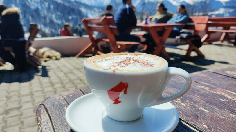 Jährlich will Julius Meinl 1 Million nicht recycelbare Becher und 20 Millionen nicht recycelbare Kapseln aus ihrer Produktion streichen.