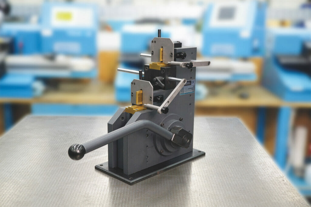 Ein Treppenausklinker zur Stanzformenherstellung.