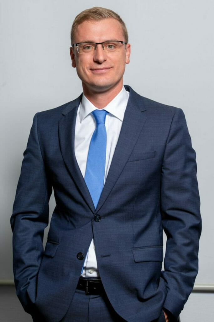 Simon Zeilberger wird zum 1. April CFO der Engel Unternehmensgruppe. Er übernimmt das kaufmännische Ressort von Markus Richter.