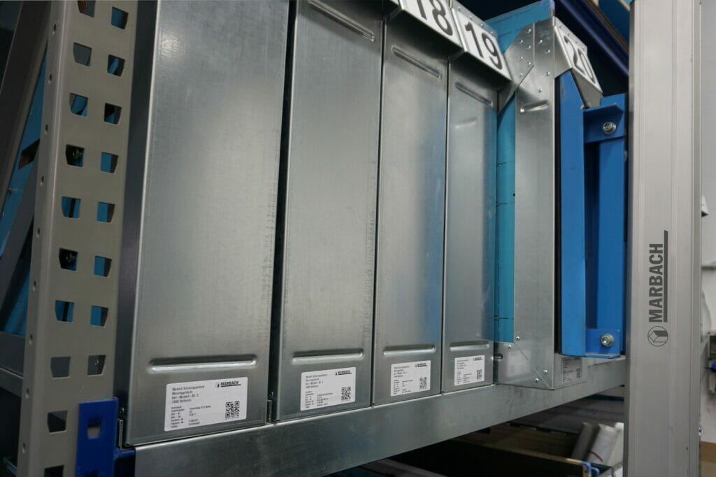 Bild von Metallboxen des Modul Management Tools