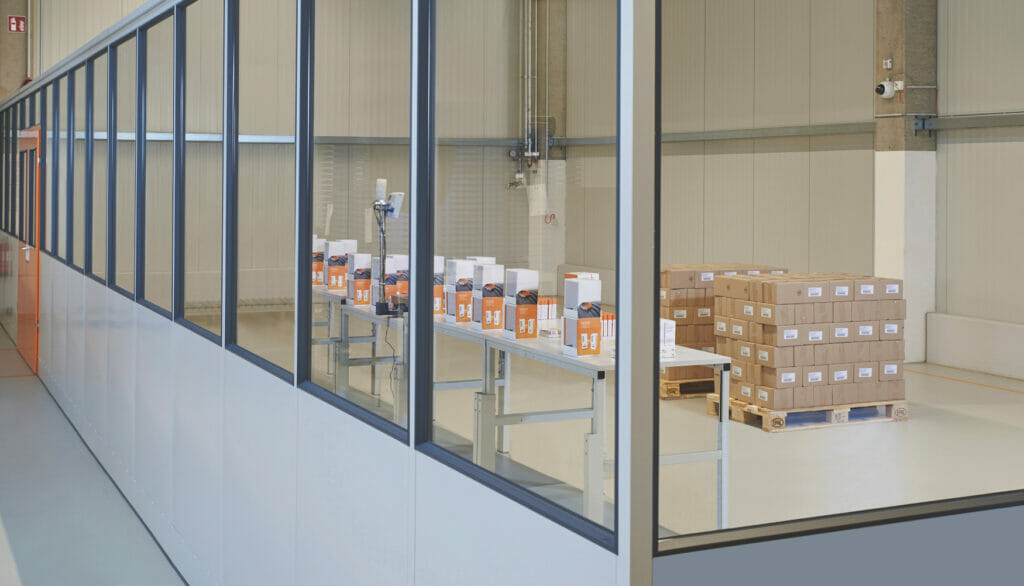 Bild von einem Raum mit verschiedenen Verpackungslösungen.