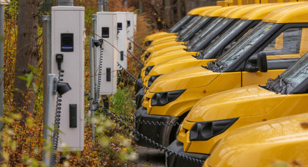paketzustellung im jahr 2040 nur noch mit E-Fahrzeugen