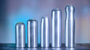 Bild von fünf Aluminiumdosen, die in einer Reihe stehen