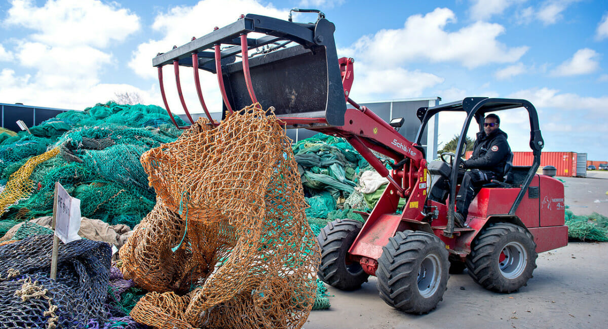 Fishing nets become suitcases - packaging journal