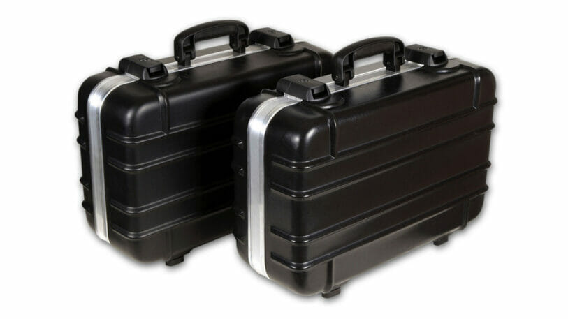 Bild von zwei schwarzen Koffern