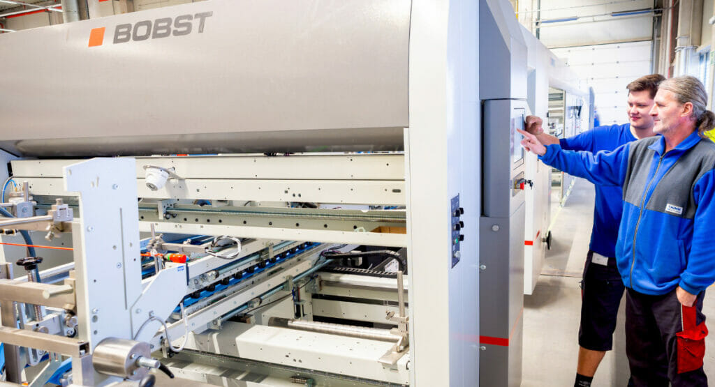 Mit der Faltschachtelklebemaschine von Bobst kann Thimm die Produktionskapazität verdoppeln.