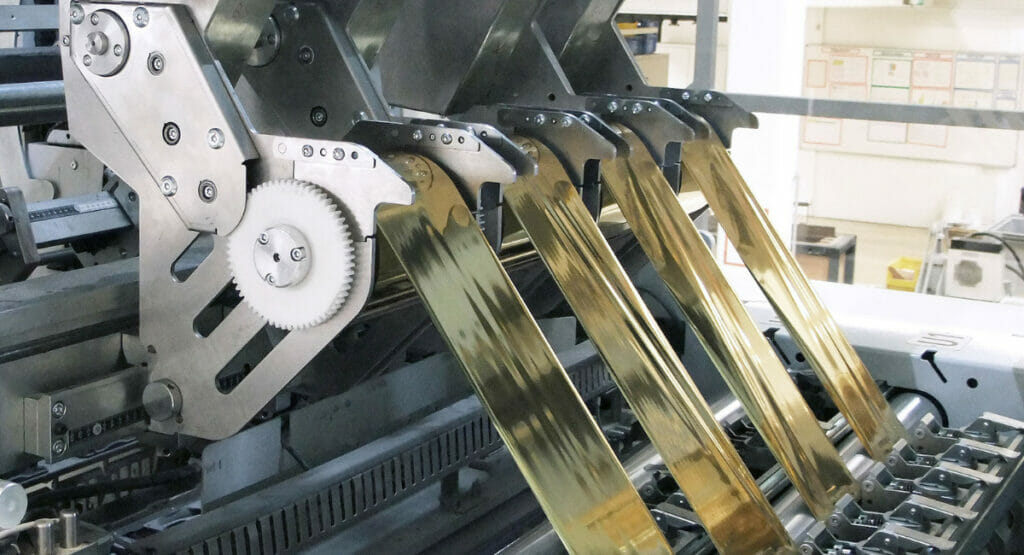 The Novafoil 106 by Bobst can apply foil in both directions.