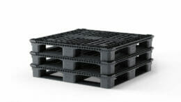 The pallets for the chemical industry are made of recycled material.