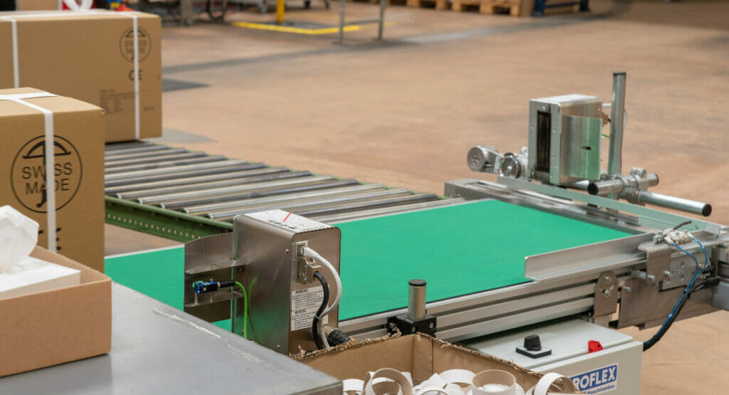 Zwei integra-PP-108-Drucksysteme wurden über Eck an jeder Linie installiert.