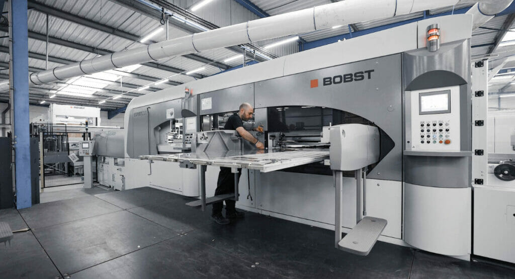 Cartonnages Vaillant Flachbettstanze Expertcut 2.1 von BOBST