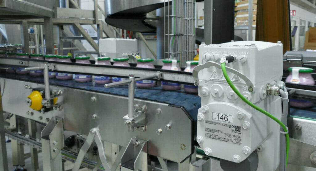 Antriebseinheiten Movigear performance sorgen auf den Förderstrecken für schonenden und energieeffizienten Transport.