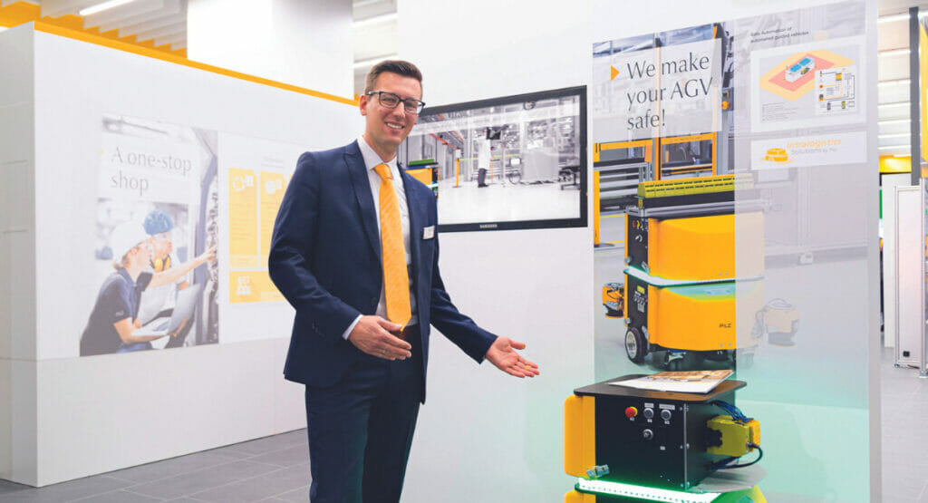 Auf der diesjährigen LogiMat zeigt Pilz seine FTS-Lösungen.