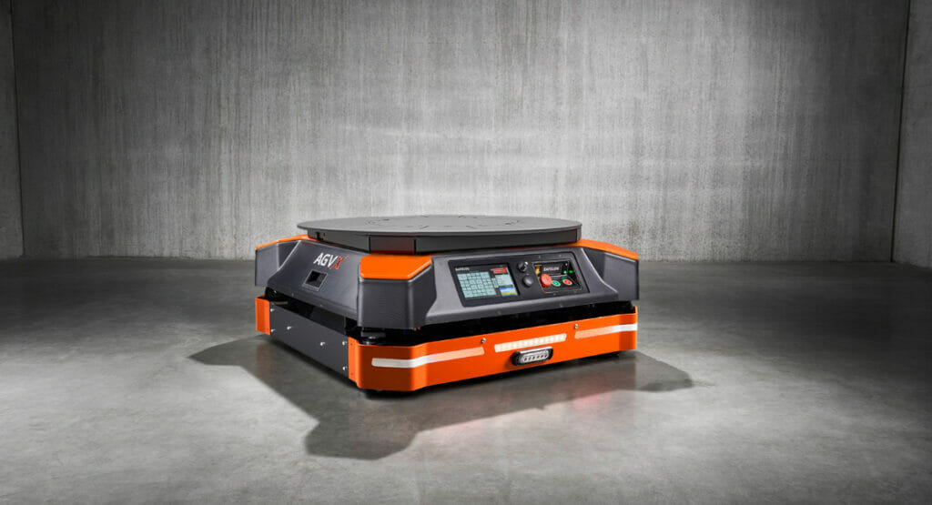 Auf der LogiMAT zeigt Safelog einen Transportroboter, der auf engem Raum frei rotieren kann.