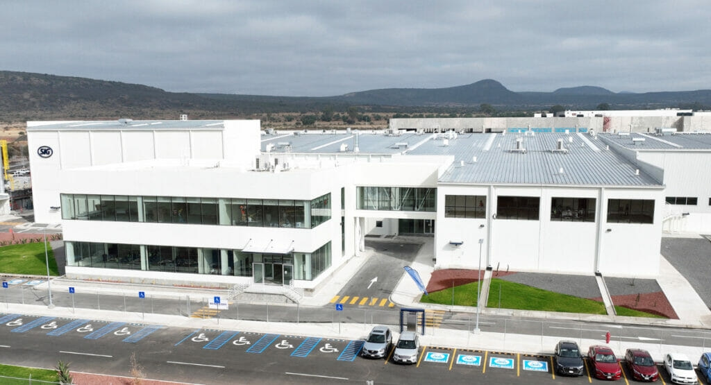 SIG nimmt ein Packstoffwerk für aspetische Kartonpackungen in Mexiko in Betrieb.