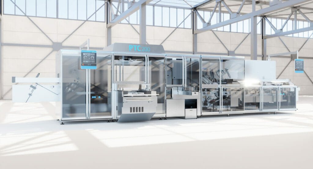 Das Parenteral Tray Center PTC 200 verarbeitet nachhaltige Kartonverpackungen, Karton- und Kunststofftrays.