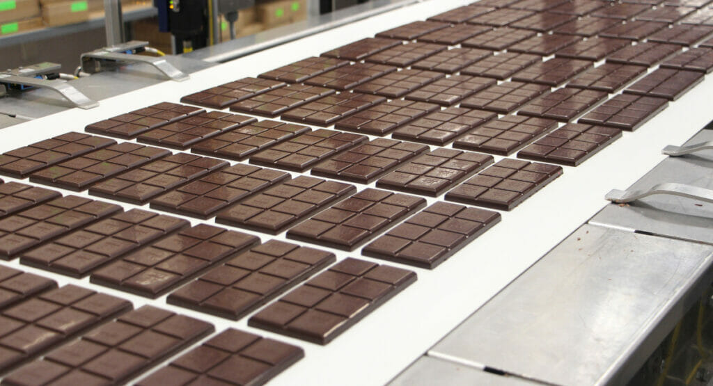 Das LOMATIC-Zuführsystem beschickt die nachgelagerten Verpackungsmaschinen mit einer hohen Reihenleistung.