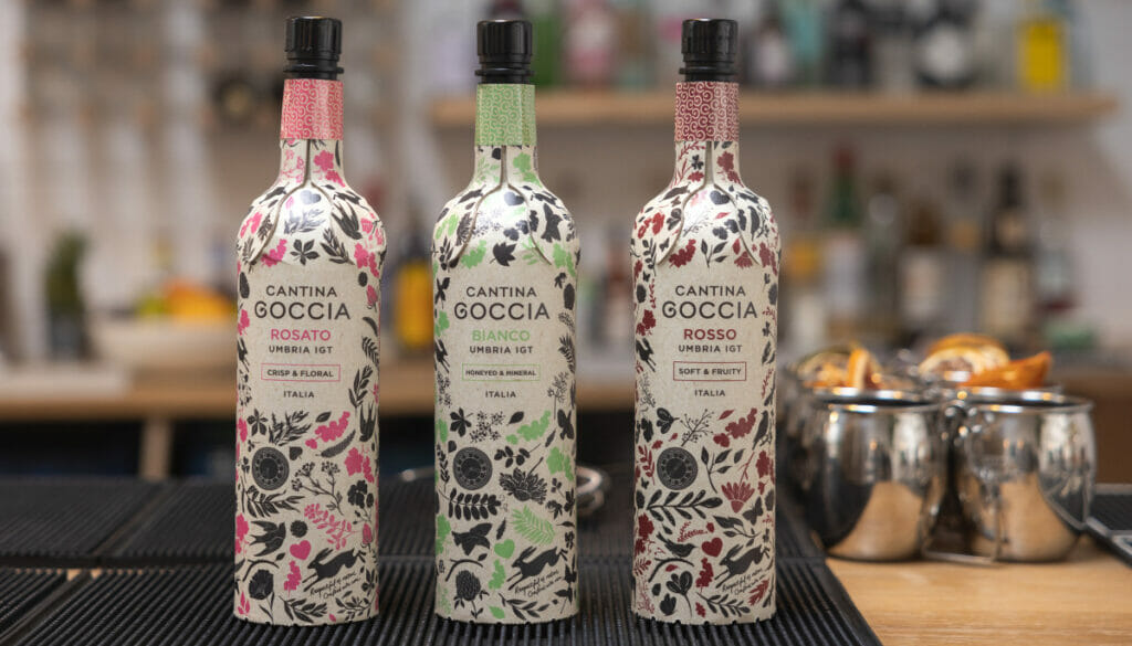 Puristen müssen jetzt stark sein: In Deutschland steht erstmals Wein in Papierflaschen in den Regalen.