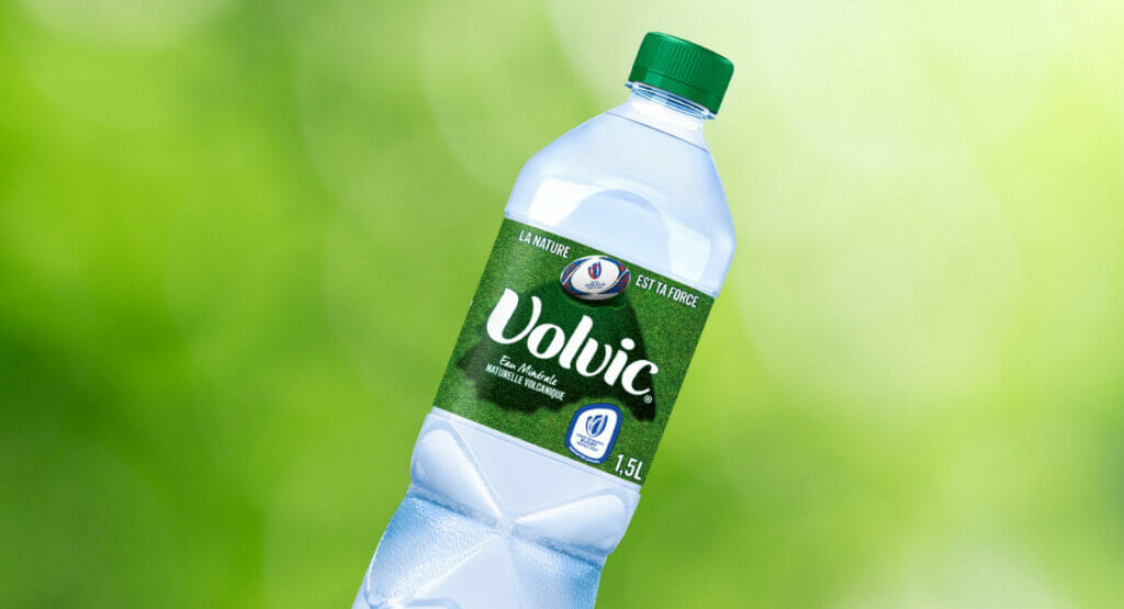 Volvic Flasche wird auf Krones ErgoBloc L abgefüllt