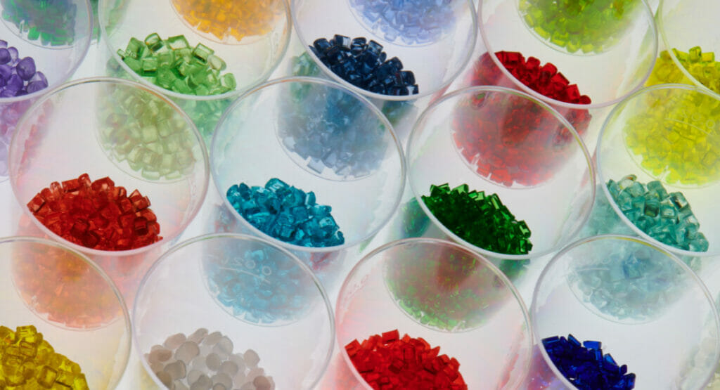 Plastic granulate in cups / Beiersdorf invests in DePoly