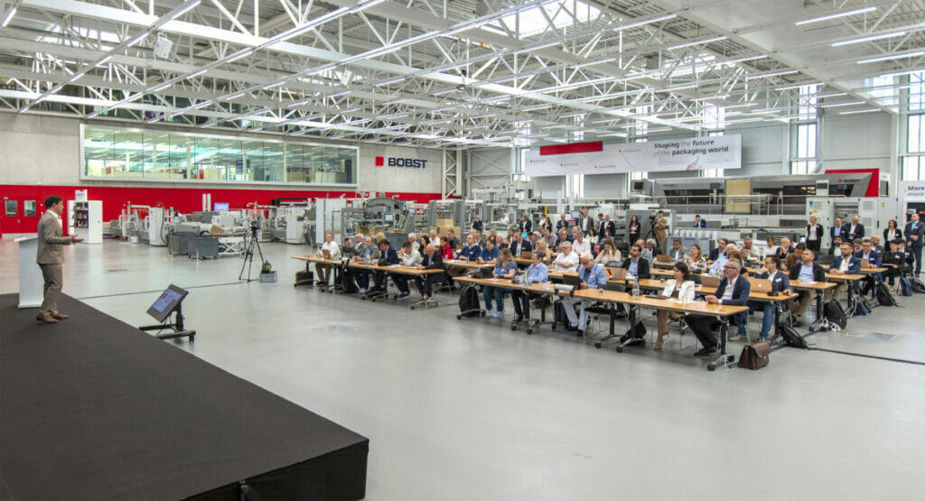 Auf einem Presseevent stellt Bobst die neusten Innovationen und Entwicklungen des Unternehmens vor.