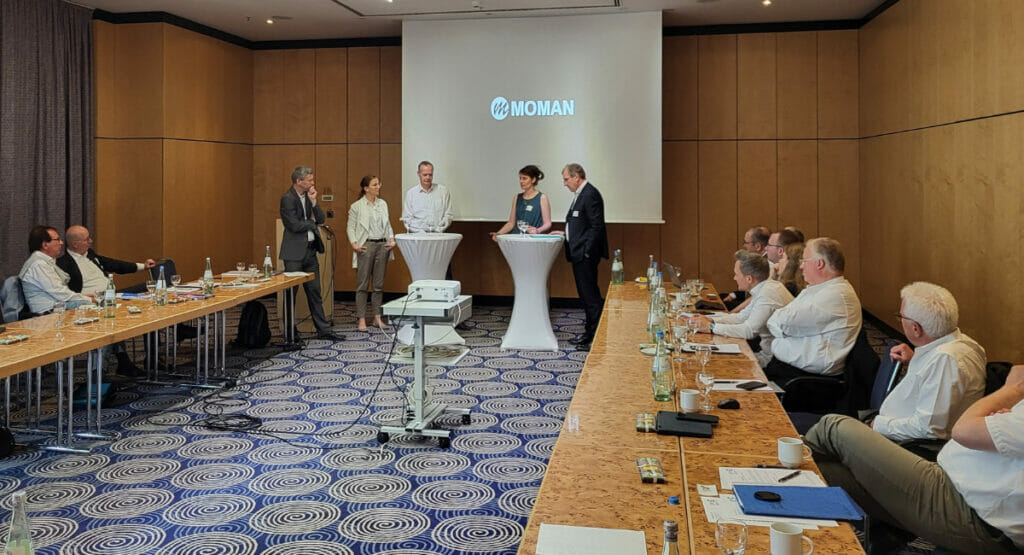 pro-K-Mitglieder in Berlin: Engagierte Debatte zur Wettbewerbsfähigkeit der Kunststoffindustrie in Deutschland, v.l.n.r.: Sven Weihe, pro-K, Lisa Kraft-Scheiderer, PHI, Daniel Stricker, Senior Berater KI, Katharina Istel, Nabu, Dr. Dieter Drohmann, Chemservice