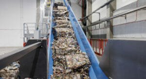 Stora Enso und Tetra Pak investieren in eine Recyclinganlage in Polen für Getränkekartons