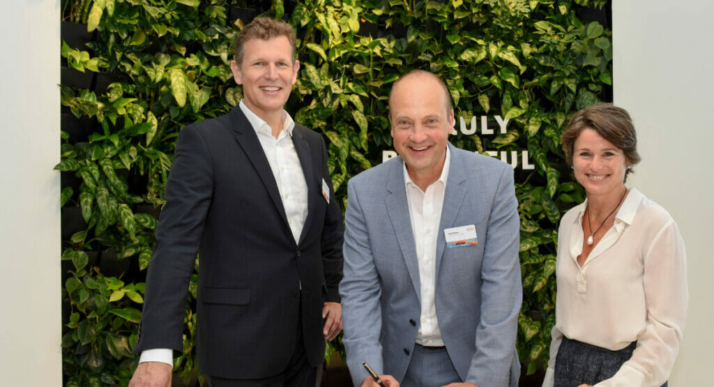 Von links: Dr. Carsten Gerhardt, Vorsitzender der Circular Valley Stiftung; Frank Meyer, Corporate Senior Vice President R&D Consumer Brands bei Henkel; Ulrike Sapiro, Chief Sustainability Officer bei Henkel