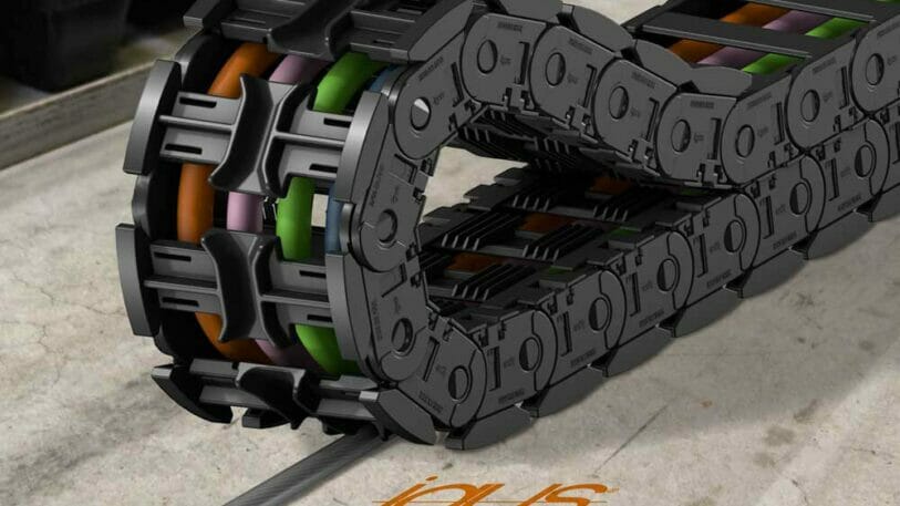 Energieketten landen nach dem Ende ihrer Lebenszeit oft im Industriemüll. Über die Recyclinginitiative Chainge wird der Wertstoff im Kreislauf gehalten. (Bild: igus GmbH)