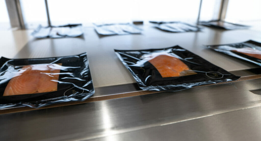 Modifikation im Segment der Kammerbandmaschinen macht Siegelhöhe von 0 mm für flache Produkte möglich.