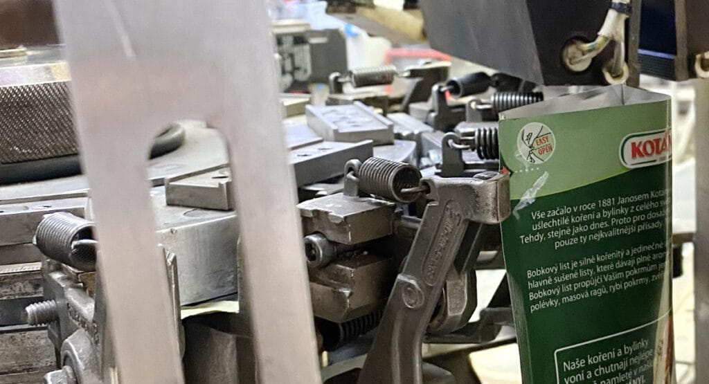 Kotányi uses rotating Laudenberg or SN machines to pack spices.