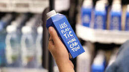 Die Kartonflasche SIG DomeMini für den Verzehr von Getränken unterwegs wurde zunächst in China auf den Markt gebracht.