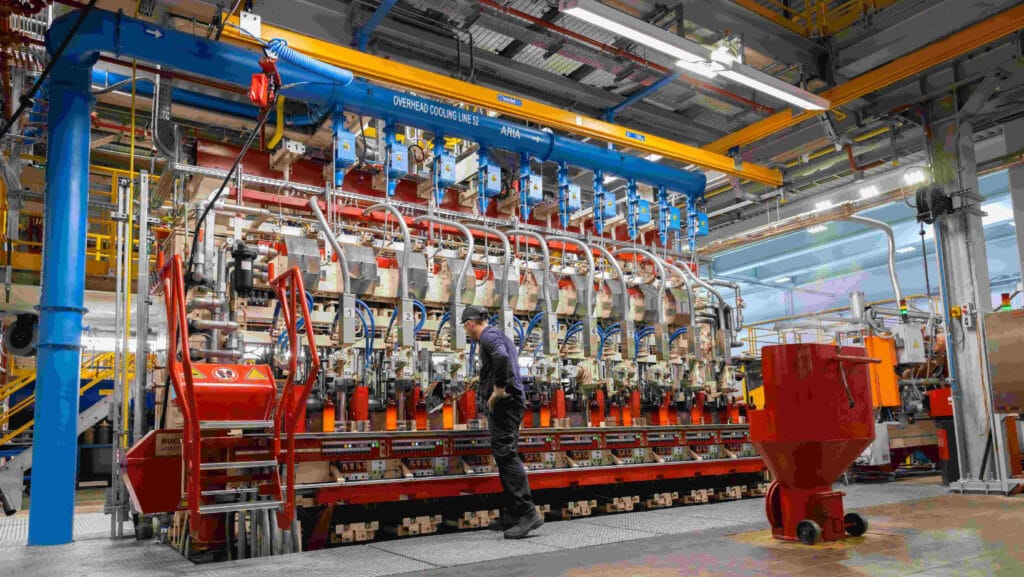 Das Glaswerk der Zukunft: Sobald die Produktionslinien vollständig in Betrieb sind, wird die Anlage eine Steigerung der Produktionskapazität um bis zu 70 Prozent ermöglichen.