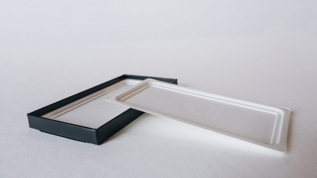 Pulpac phone tray insert