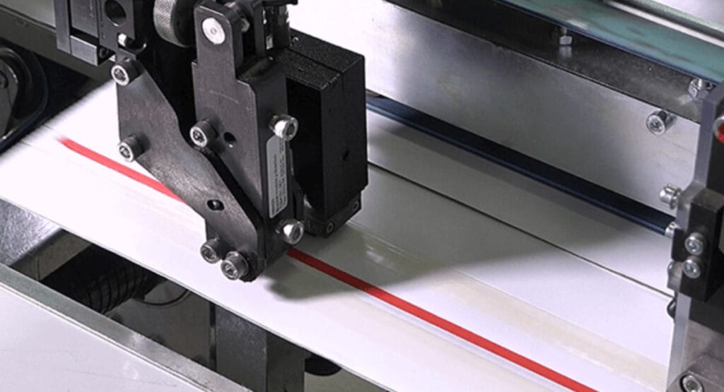 Für einen sauberen Klebstoffauftrag muss der Klebstoff rein sein.