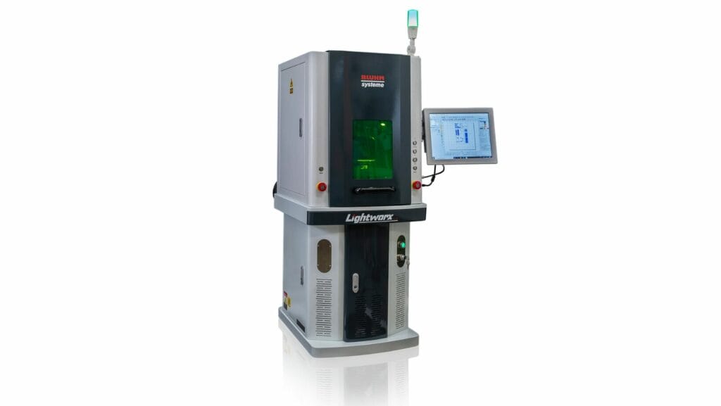 Kennzeichnungssysteme von Bluhm. Lightworx: leistungsstarker Faserlaser mit Arbeitsstation