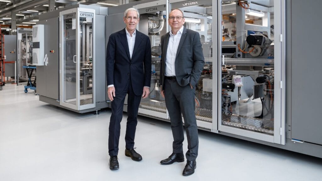 Hans Bühler (links) übergibt den CEO-Posten an Dr. Stefan König. Optima